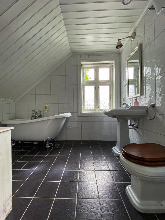Отель Haaheim Gaard Uggdal Экстерьер фото
