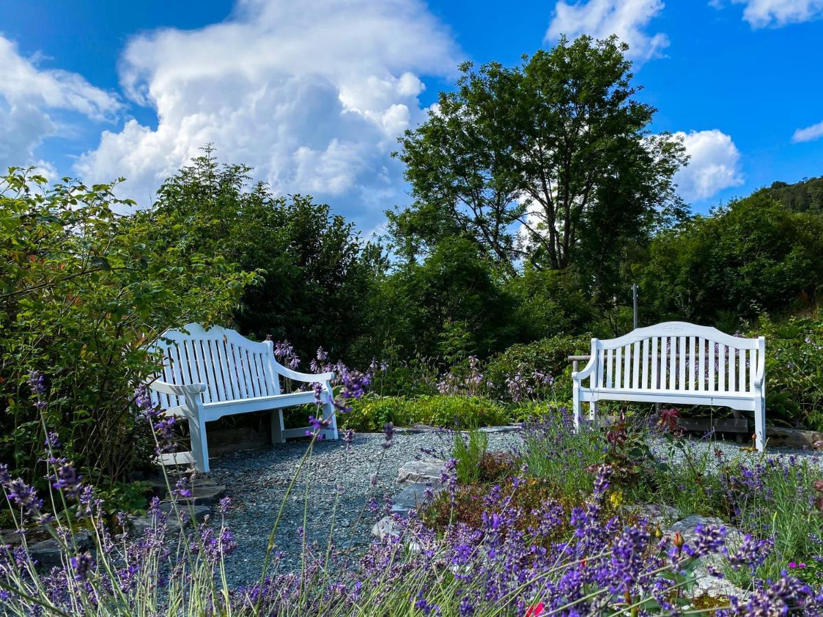 Отель Haaheim Gaard Uggdal Экстерьер фото